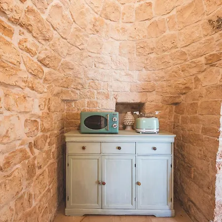 Villa HelloAPULIA Alberobello - Trullo Mario with Pool, Pet Friendly