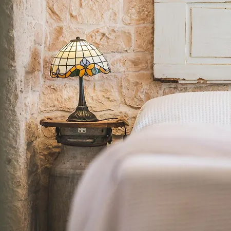 HelloAPULIA Alberobello - Trullo Mario with Pool, Pet Friendly Villa Alberobello