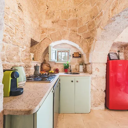 HelloAPULIA Alberobello - Trullo Mario with Pool, Pet Friendly * Alberobello