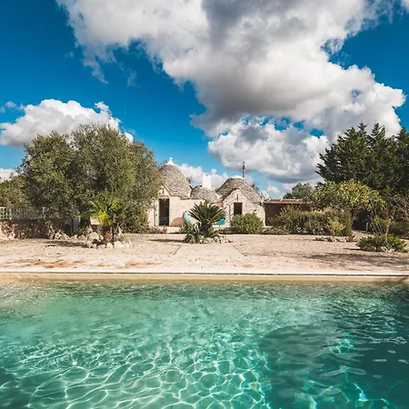 HelloAPULIA Alberobello - Trullo Mario with Pool, Pet Friendly